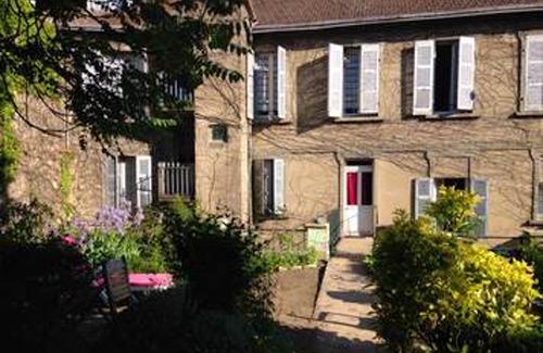 Neris-les-Bains Apartamento | Homerez - Amazing studio for 2 ppl. at Néris-les-Bains