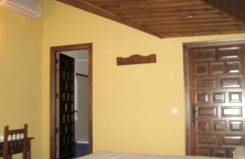 Hornachuelos Casa | Homerez - Amazing house for 6 ppl. with shared pool at Hornachuelos