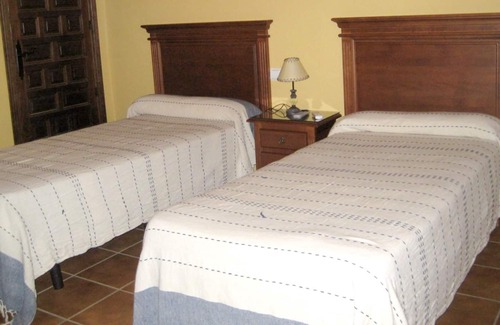 Hornachuelos Casa | Homerez - Amazing house for 6 ppl. with shared pool at Hornachuelos