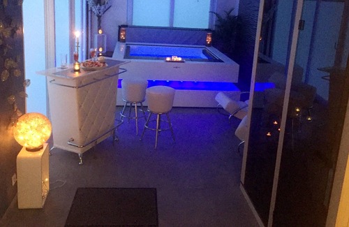 Tournai Casa | Homerez - Casa para 2 pers. con jacuzzi, jardín y terraza en Tournai