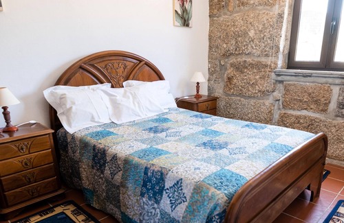 Castelo de Paiva Casa | Homerez - Amazing house for 3 ppl. with shared pool and balcony at Fornos