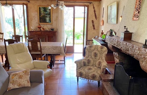 Bouan Casa | Homerez - Espectacular casa para 8 pers. con jardín y terraza en Bouan