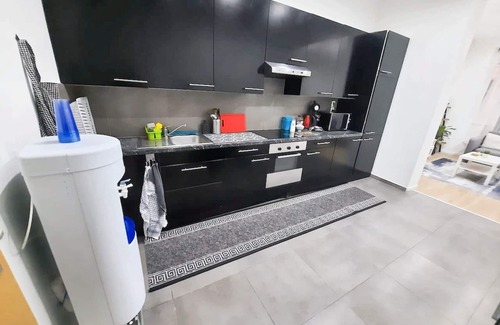 Sint-Jans-Molenbeek Apartamento | Homerez - Apto. Molenbeek-St-Jean + Parking