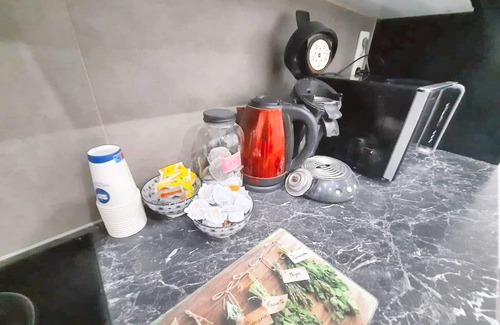 Sint-Jans-Molenbeek Apartamento | Homerez - Apto. Molenbeek-St-Jean + Parking