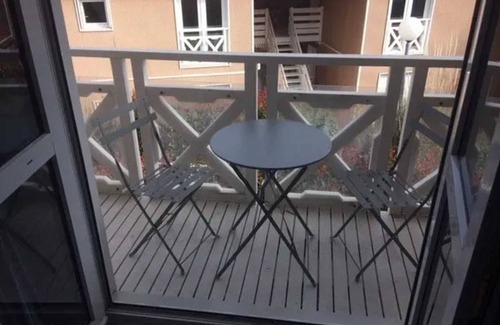 Carnoux-en-Provence Apartamento | Homerez - Apartment Carnoux-en-Provence.