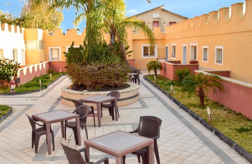 San Giorgio-Librino-San Giuseppe la Rena-Zia Lisa-Villaggio Sant'Agata Apartamento | Homerez - Apartamento en Catania, piscina