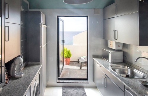 Malpica de Bergantinos Apartamento | Homerez - Apartment in Malpica, sea view