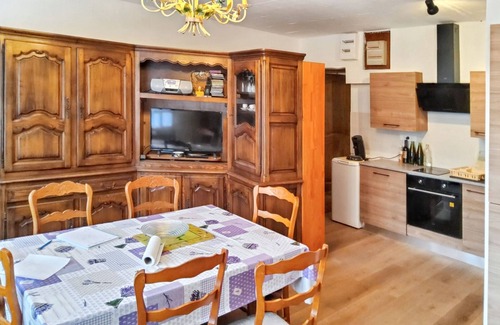 Monteux Apartamento | Homerez - Casa para 15 pers. con piscina, jardín y terraza en Monteux