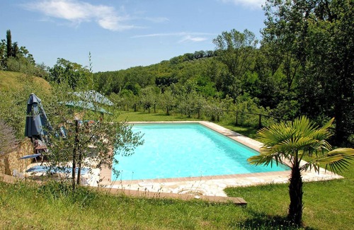 Montepulciano Apartamento | Homerez - Apartamento en Montepulciano, piscina