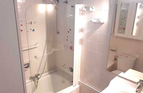 Cruilles Apartamento | Homerez - Appartement for 7 ppl. with shared pool and terrace at Canyelles