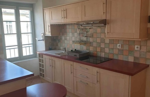 Romans-sur-Isere Apartamento | Homerez - Apt in Romans-sur-Isère - Parking incl.