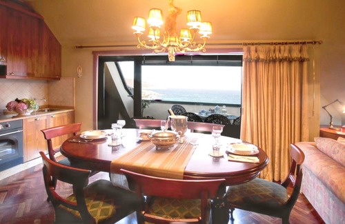 Malpica de Bergantinos Apartamento | Homerez - Apto. en Malpica, vistas mar y montaña