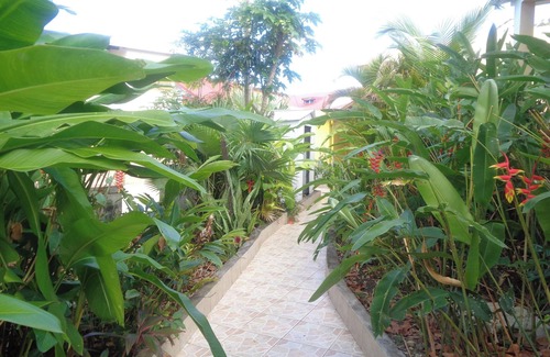 Port-Louis Apartamento | Homerez - Apto en Port-Louis con jardín