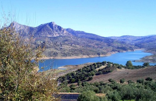 Zahara de la Sierra Casa | Homerez - Bonita casa para 4 pers. con piscina compartida en Zahara de la Sierra