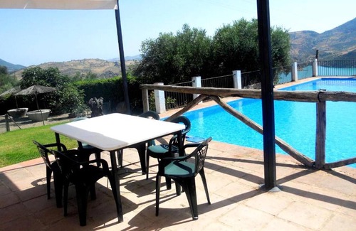 Zahara de la Sierra Casa | Homerez - Bonita casa para 4 pers. con piscina compartida en Zahara de la Sierra