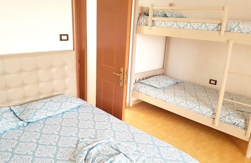 Velipoje Apartamento | Homerez - Bonito apartamento para 5 pers. con balcón en Velipojë