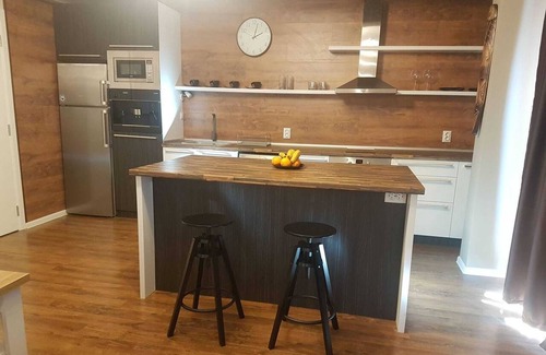 Karlovo Apartamento | Homerez - Bonito apartamento para 4 pers. con terraza en Karlovo