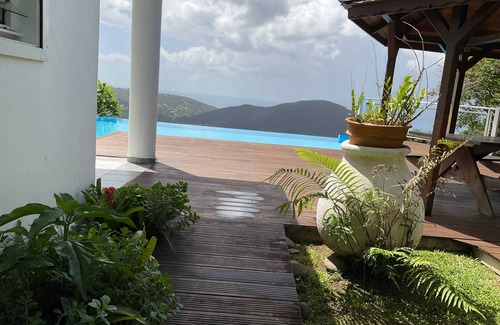 Cafeiere Villa | Homerez - Hermosa villa con piscina en Caféière