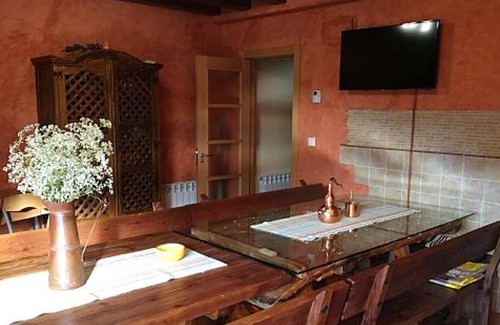 Quintanilla del Agua y Tordueles Casa | Homerez - Grande casa para 10 pers. con terraza en Quintanilla del Agua