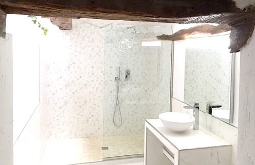 Villasur de Herreros Casa | Homerez - Big house for 12 ppl. with terrace at Villasur de Herreros