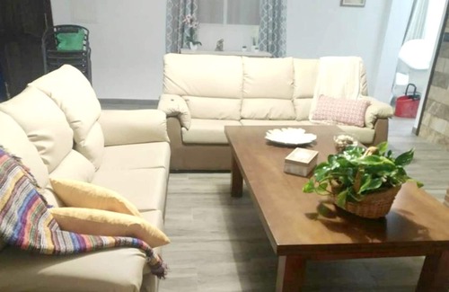 Prado del Rey Chalet De Esquí | Homerez - Big chalet for 11 ppl. with swimming-pool and terrace at Prado del Rey
