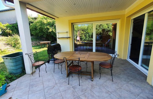 Devant-les-Ponts Casa | Homerez - Grande casa para 11 pers. con jacuzzi, spa, jardín y terraza en Metz