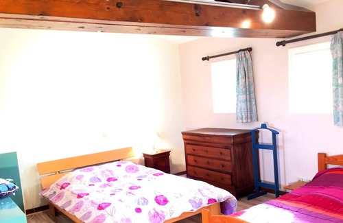 Cruas Casa | Homerez - Big house for 9 ppl. with shared pool and terrace at Cruas