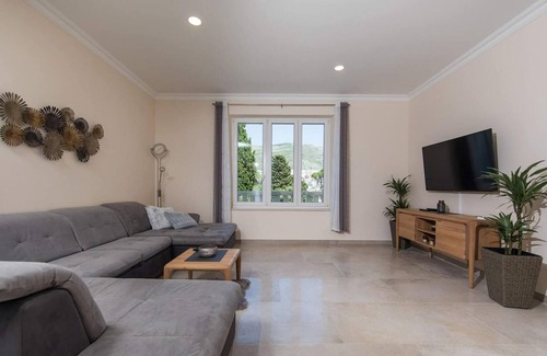 Babin Kuk Villa | Homerez - Big villa for 12 ppl. with swimming-pool and terrace at Dubrovnik