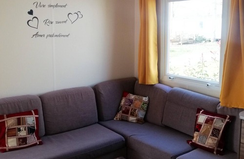 Onzain Casa | Homerez - Bungalow for 4 ppl. with shared pool and terrace at Veuzain-sur-Loire