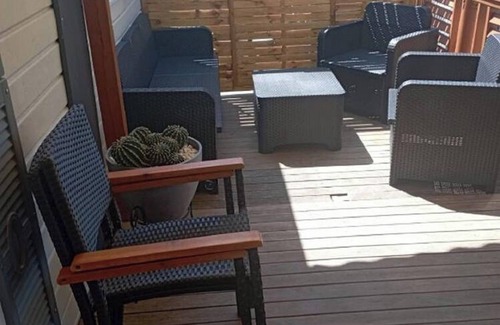 Condrieu Casa | Homerez - Bungaló cómodo en Condrieu con piscina compartida