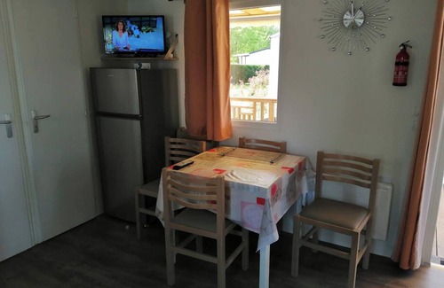 Condrieu Casa | Homerez - Bungalow en Condrieu con piscina