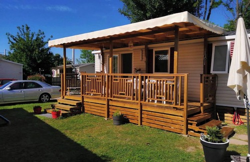 Condrieu Casa | Homerez - Bungalow en Condrieu con piscina