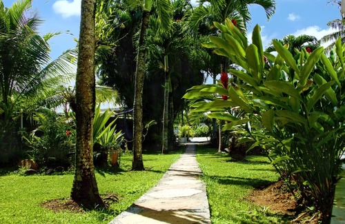 Morne Rouge Casa | Homerez - Bungalow en Sainte-Rose, piscina.