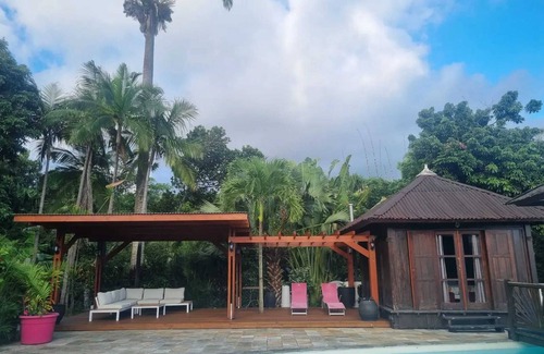 La Riviere Saint-Louis Casa | Homerez - Bungalow en Ruisseau