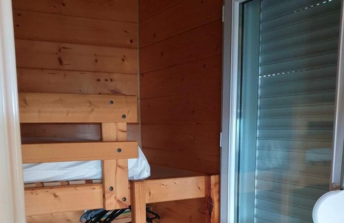 Saint-Jean-du-Gard Chalet De Esquí | Homerez - Chalet for 5 ppl. with shared pool and terrace at Saint-Jean-du-Gard