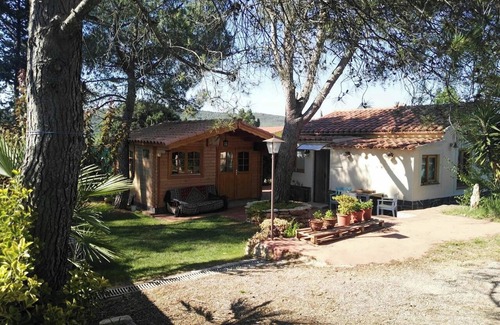 Avinyonet del Penedes Chalet De Esquí | Homerez - Chalet en L'Arboçar, piscina privada