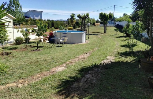 Avinyonet del Penedes Chalet De Esquí | Homerez - Chalet en L'Arboçar, piscina privada