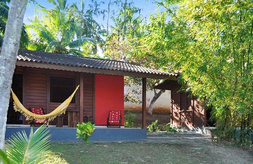 Barra do Jacuipe Chalet De Esquí | Homerez - Chalet a la montaña a 2 km de la playa con piscina compartida y jardín