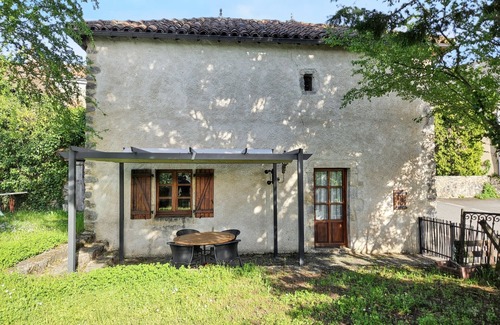 Peyrusse-le-Roc Casa | Homerez - Casa encantadora Peyrusse le Roc, Jardín