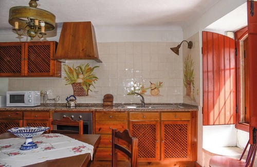 Sao Joao Batista Casa | Homerez - Casa encantadora en Porto de Mós con piscina compartida