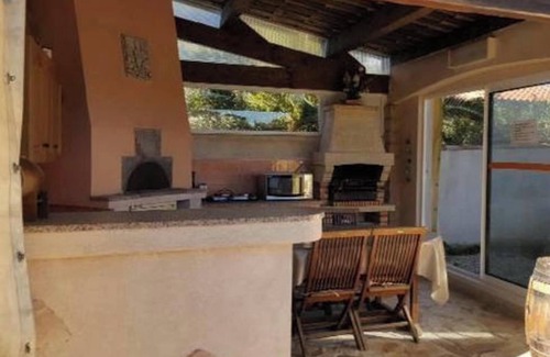 Martigues Casa | Homerez - Encantadora casa en Martigues con jardín y aire acondicionado