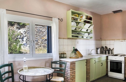 Ioulida Casa | Homerez - Casa encantadora en Kastanies con chimenea y vistas