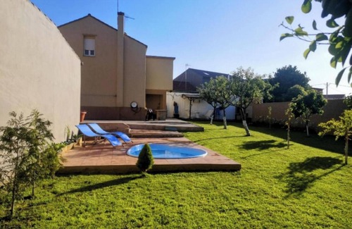 Boiro Casa | Homerez - Casa encantadora en Esteiro con jardín y terrazas
