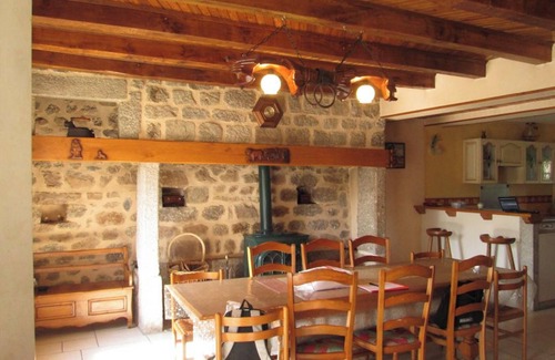 Cubelles Casa | Homerez - Casa con encanto en Cubelles con vistas a la montaña