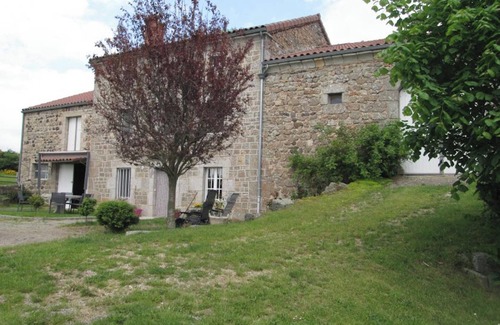 Cubelles Casa | Homerez - Casa con encanto en Cubelles con vistas a la montaña
