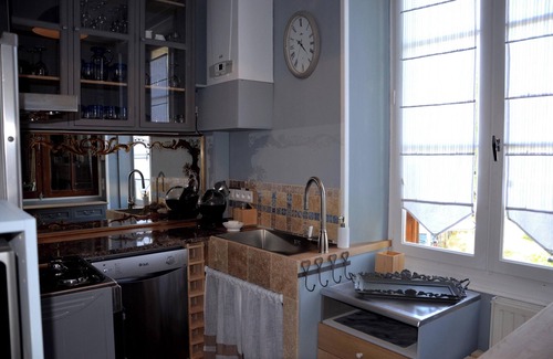Le Blanc Casa | Homerez - Casa encantadora en Le Blanc con spa y jardín
