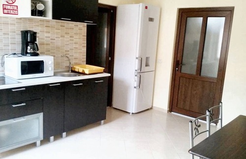 Brasov Casa | Homerez - Casa encantadora en Săcele con vista al jardín + BBQ