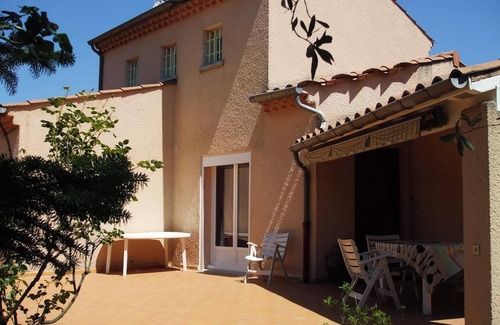 Cruas Casa | Homerez - Casa encantadora en Cruas + Piscina compartida
