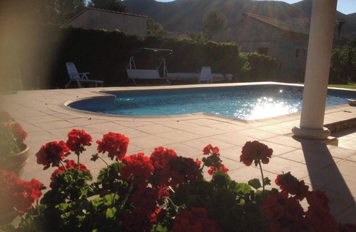Cruas Casa | Homerez - Casa encantadora en Cruas + Piscina compartida
