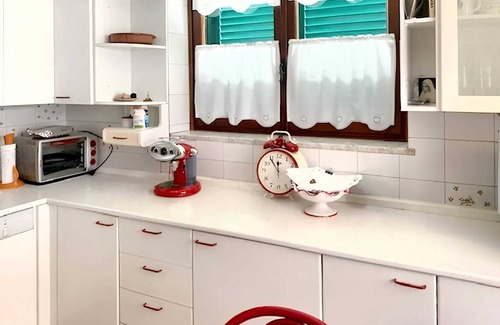 Costigliole d'Asti Casa | Homerez - Casa encantadora en Motta con terraza y jardín cercado.